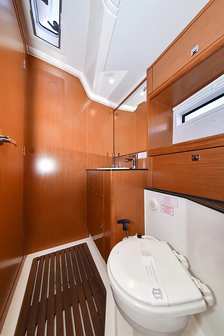 Bavaria Cruiser 56 - 