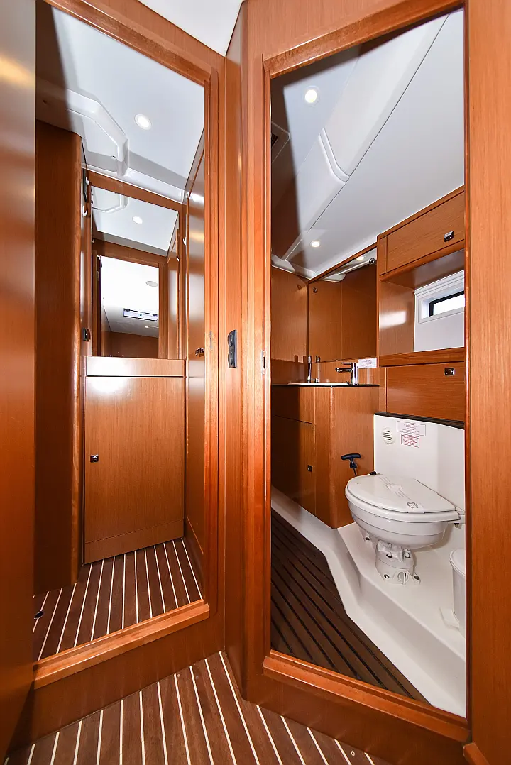 Bavaria Cruiser 56 - 