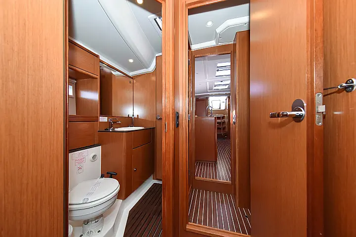 Bavaria Cruiser 56 - 