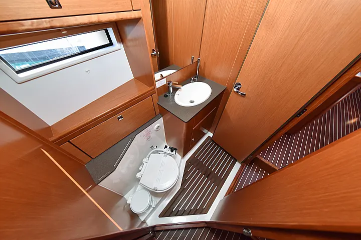 Bavaria Cruiser 56 - 
