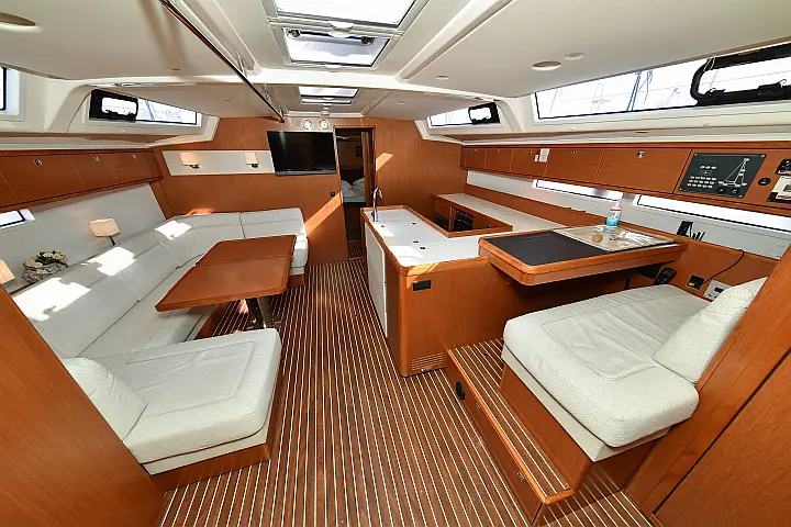 Bavaria Cruiser 56 - 