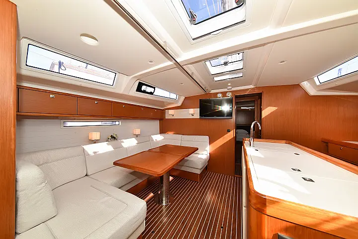Bavaria Cruiser 56 - 