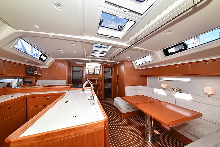 Bavaria Cruiser 56 - 