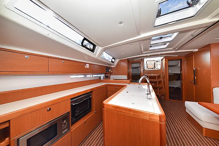 Bavaria Cruiser 56 - 