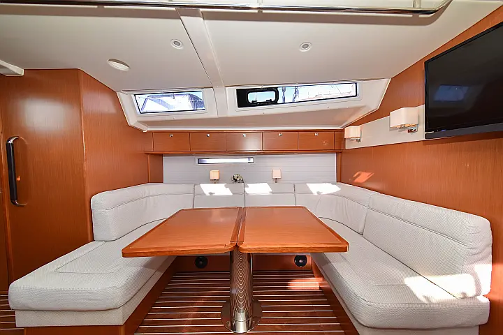 Bavaria Cruiser 56 - 