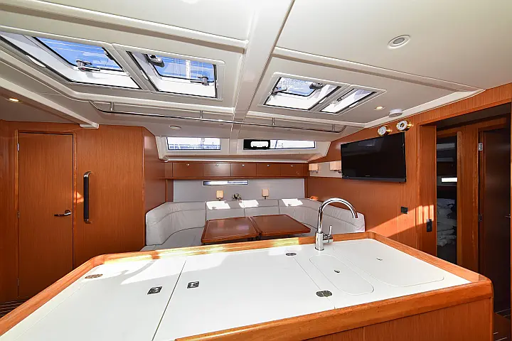 Bavaria Cruiser 56 - 