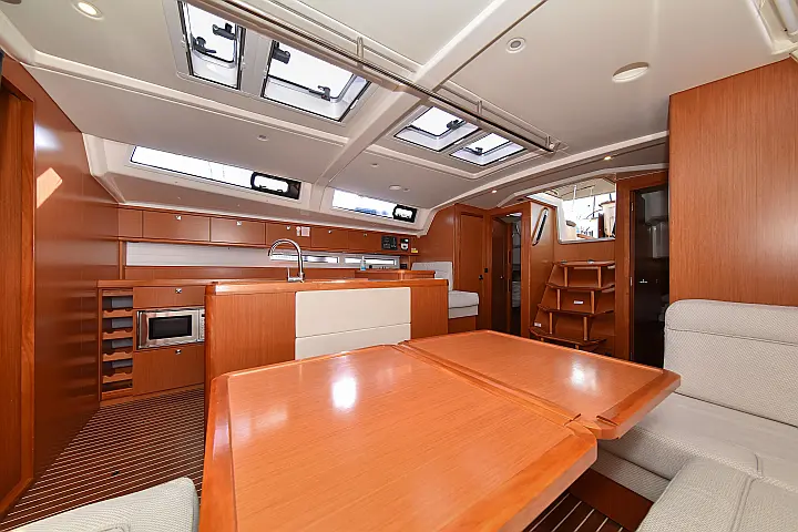 Bavaria Cruiser 56 - 