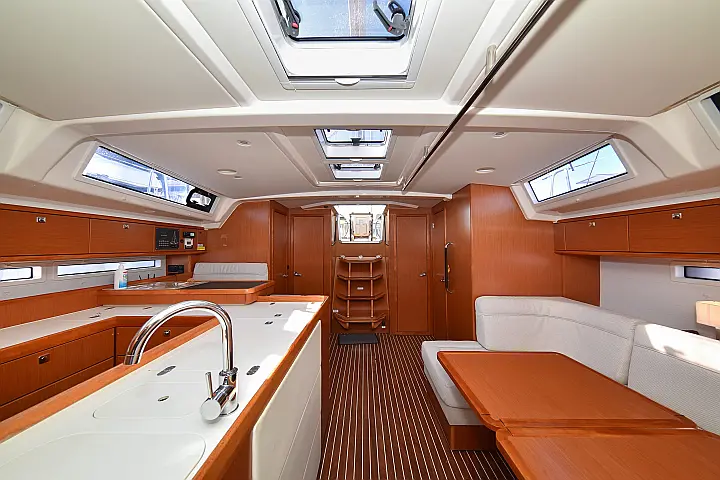 Bavaria Cruiser 56 - 