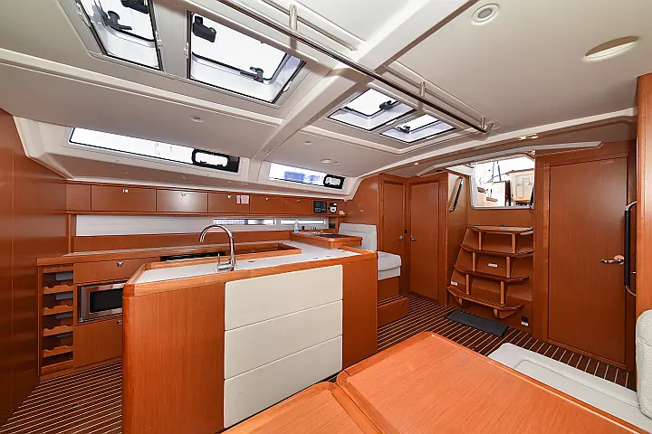 Bavaria Cruiser 56 - 