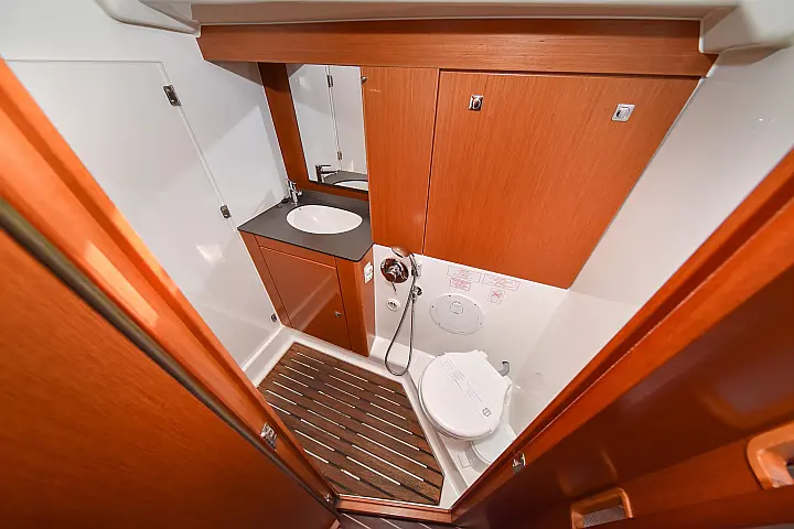 Bavaria Cruiser 56 - 