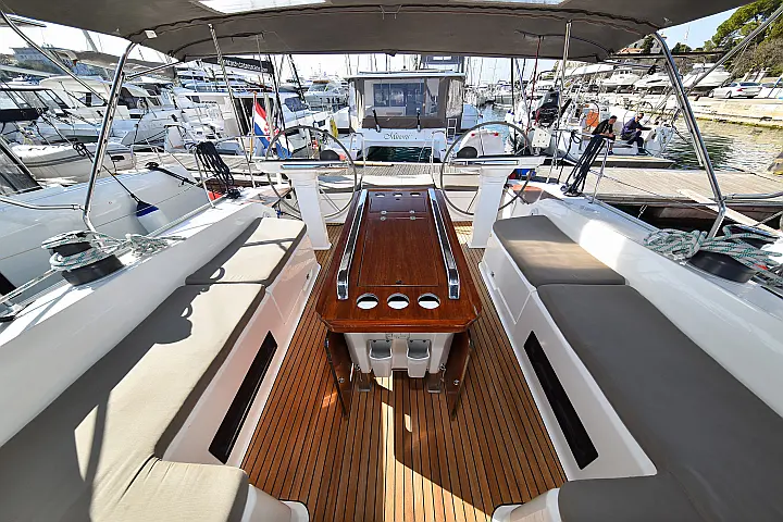 Bavaria Cruiser 56 - 