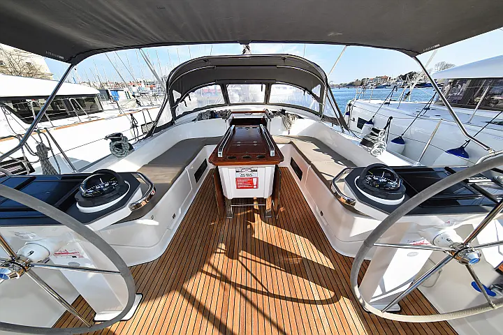 Bavaria Cruiser 56 - 