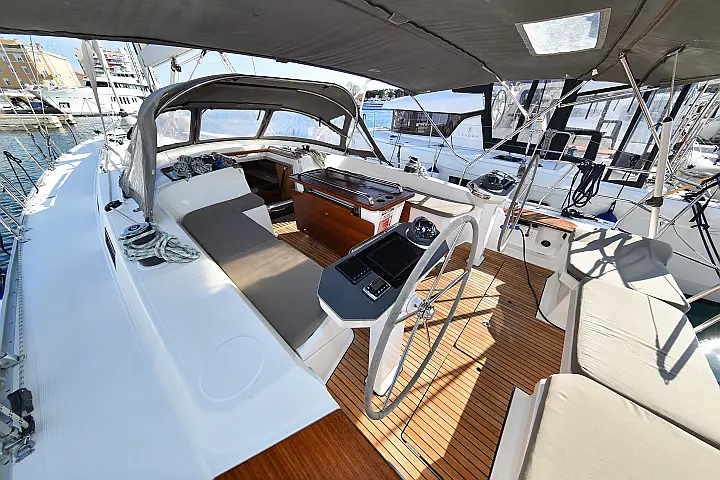 Bavaria Cruiser 56 - 
