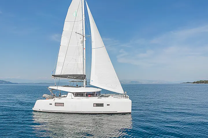 Lagoon 42 A/C & GEN & WM - 