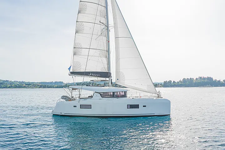 Lagoon 42 A/C & GEN & WM - 