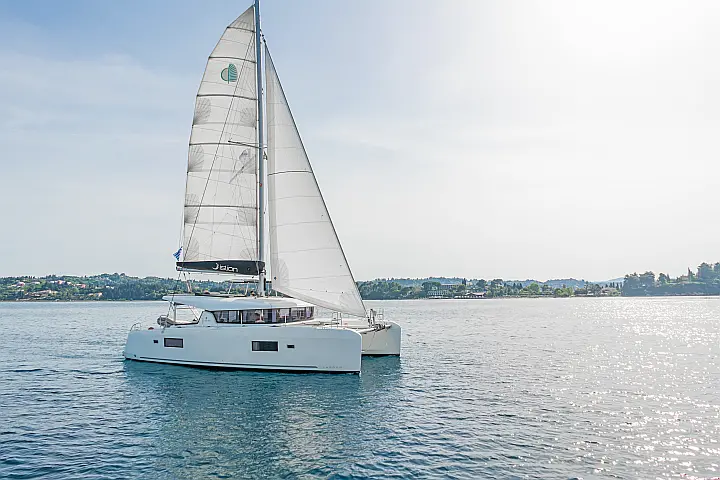 Lagoon 42 A/C & GEN & WM - 