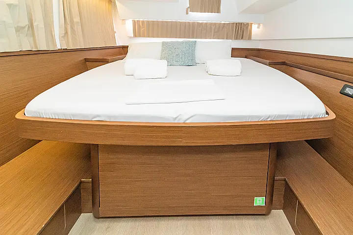 Lagoon 42 A/C & GEN & WM - 
