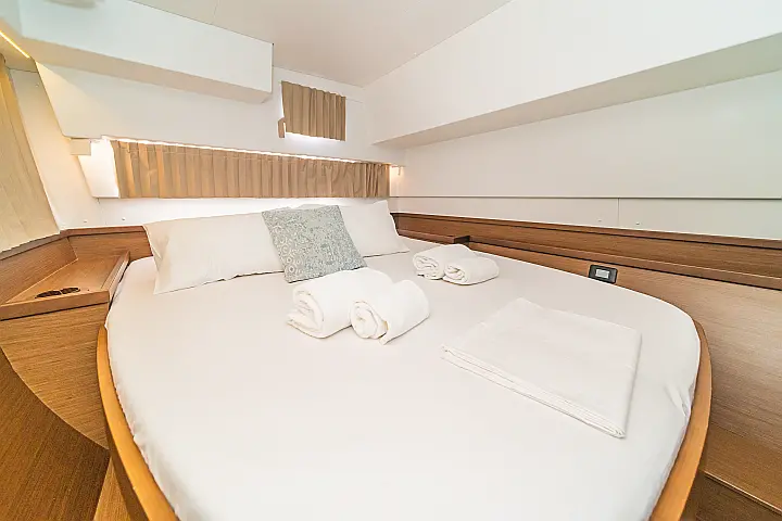Lagoon 42 A/C & GEN & WM - 