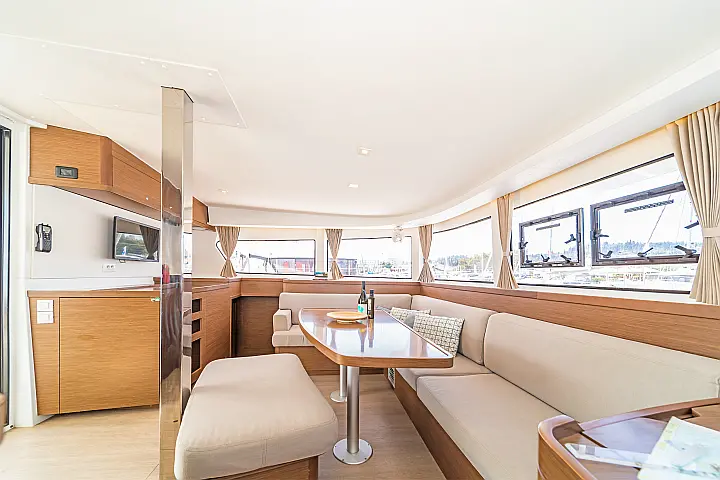 Lagoon 42 A/C & GEN & WM - 
