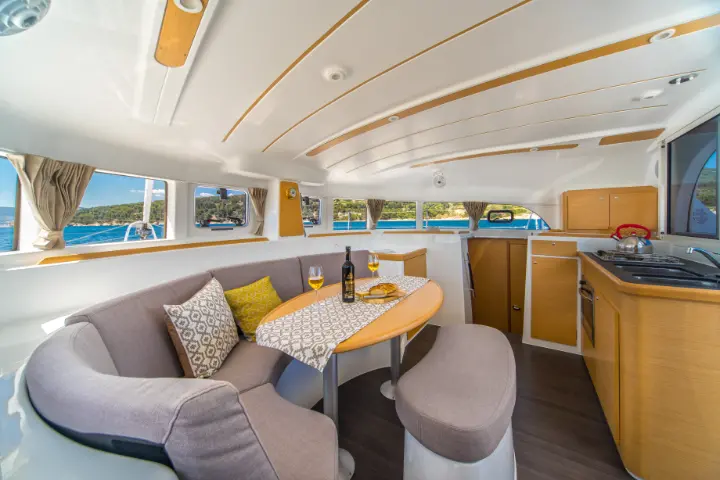 Lagoon 380 - 