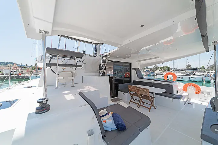 Lagoon 42 A/C & GEN - 