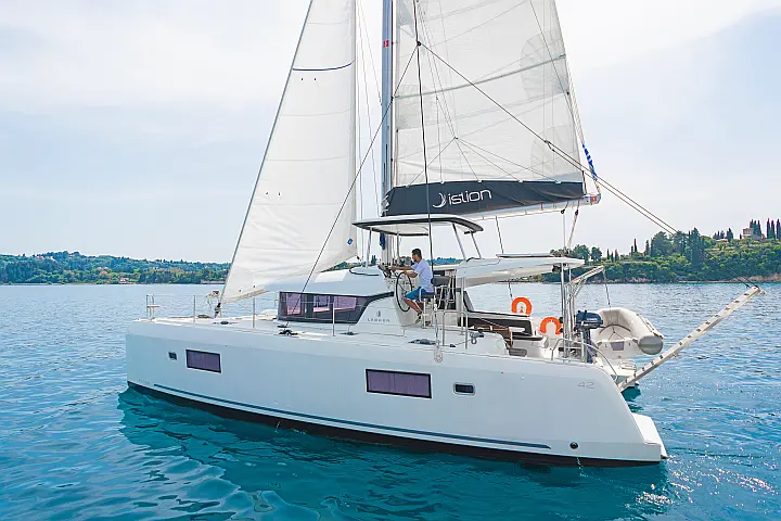 Lagoon 42 A/C & GEN - 