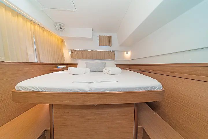 Lagoon 42 A/C & GEN - 