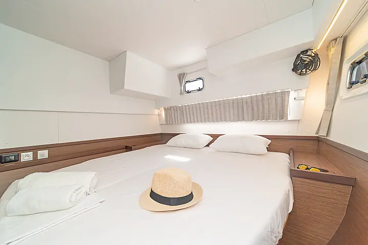 Lagoon 42 A/C & GEN & WM - 