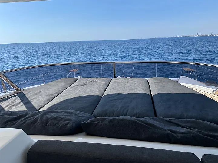 Lagoon 630 Powercat LUX - 