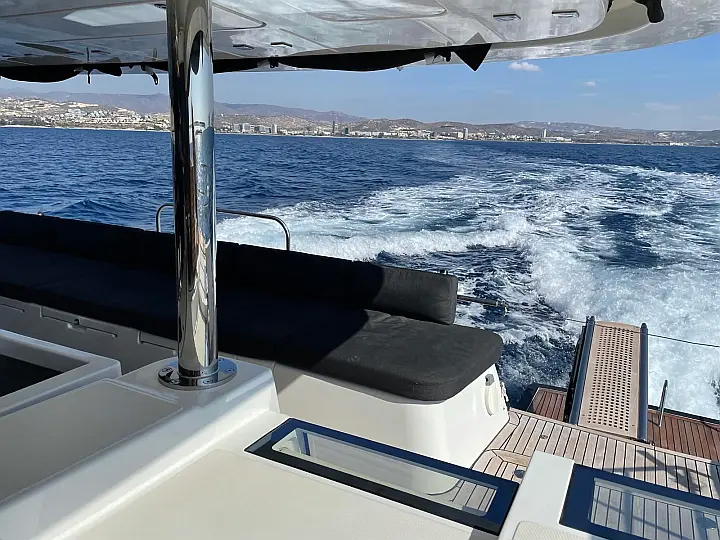 Lagoon 630 Powercat LUX - 