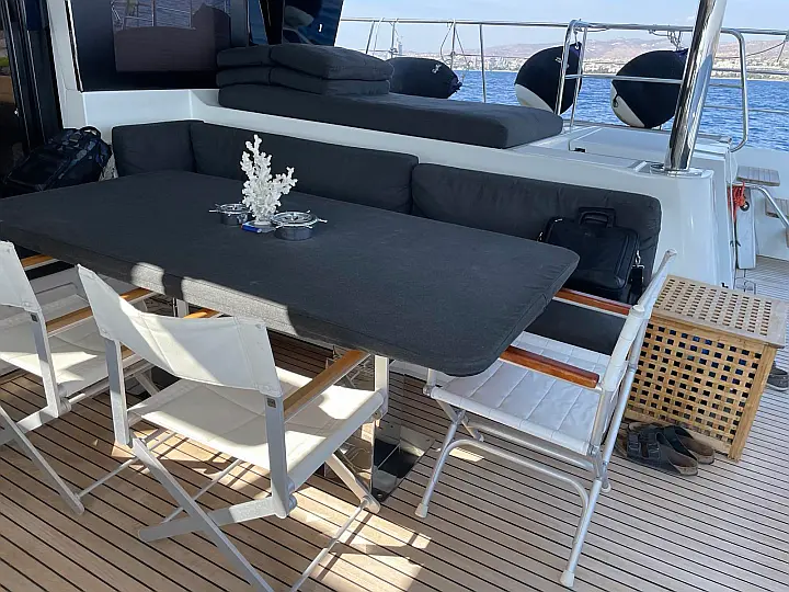 Lagoon 630 Powercat LUX - 