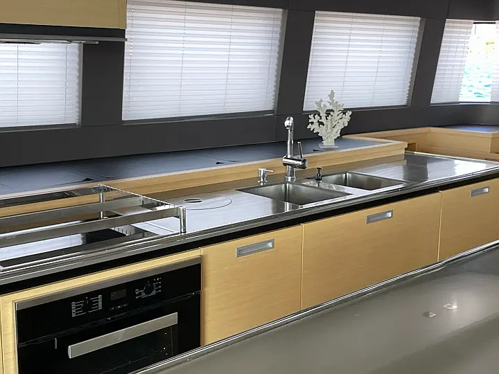 Lagoon 630 Powercat LUX - 