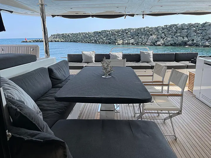 Lagoon 630 Powercat LUX - 