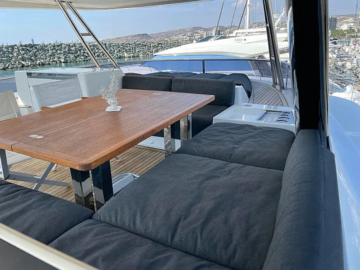 Lagoon 630 Powercat LUX - 