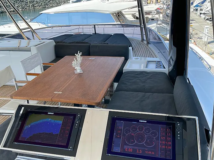 Lagoon 630 Powercat LUX - 