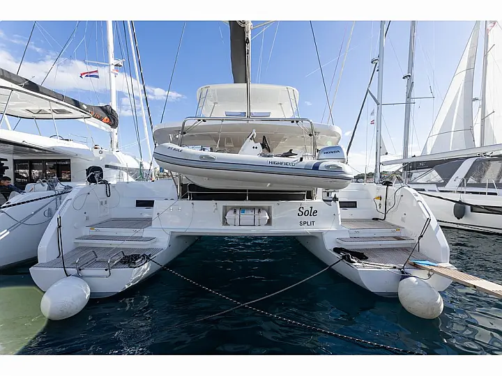 Lagoon 46 - External image