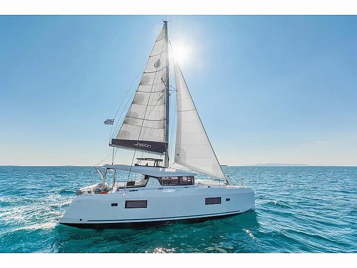 Lagoon 42 A/C & GEN & WM - External image
