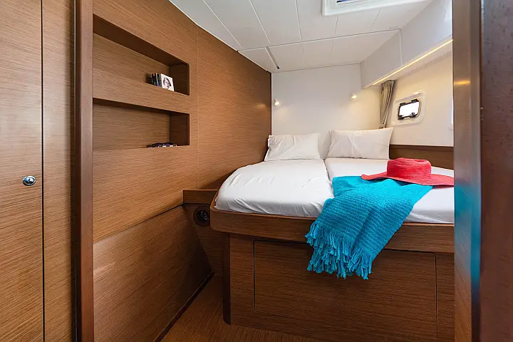 Lagoon 42 A/C & GEN & WM - 