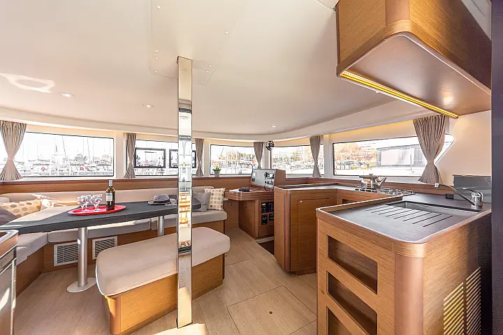Lagoon 42 A/C & GEN & WM - 