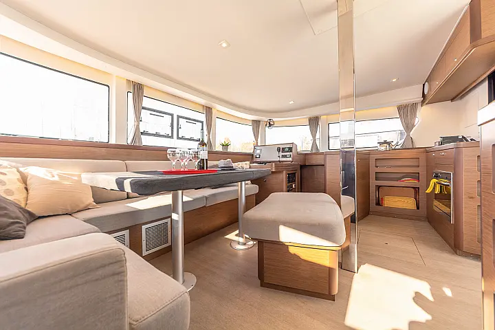 Lagoon 42 A/C & GEN & WM - 