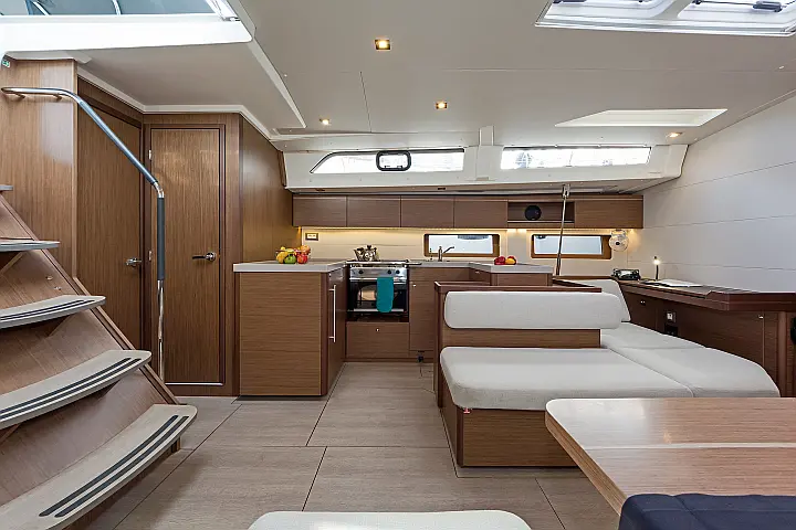 Oceanis 51.1 (5+1 cab) A/C & GEN - 