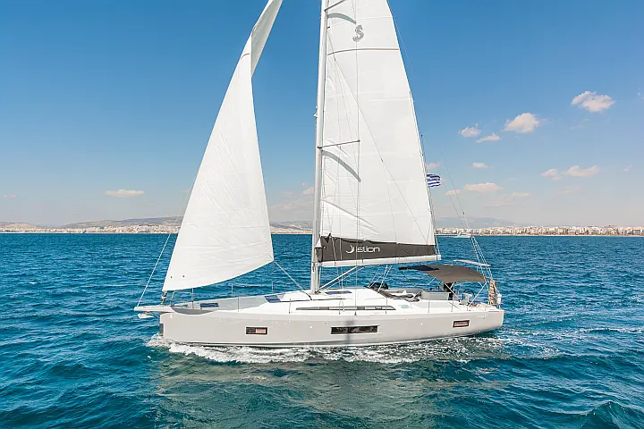 Oceanis 51.1 (5+1 cab) A/C & GEN - 