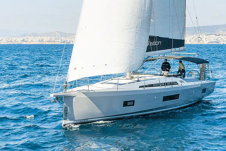 Oceanis 51.1 (5+1 cab) A/C & GEN - 