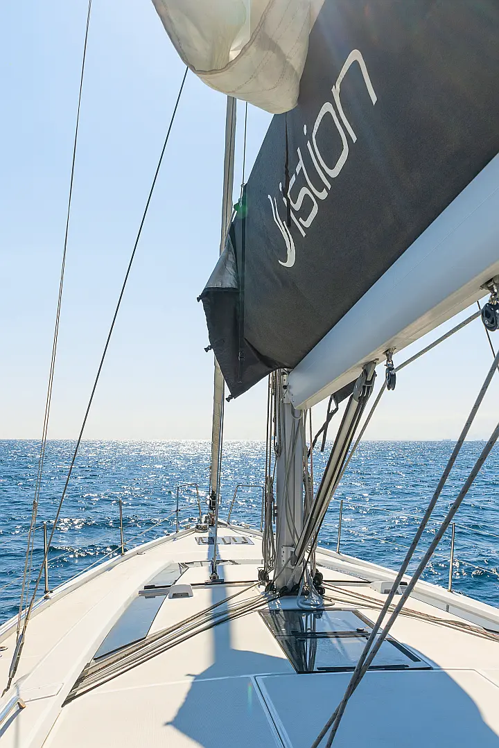 Oceanis 51.1 (5+1 cab) A/C & GEN - 