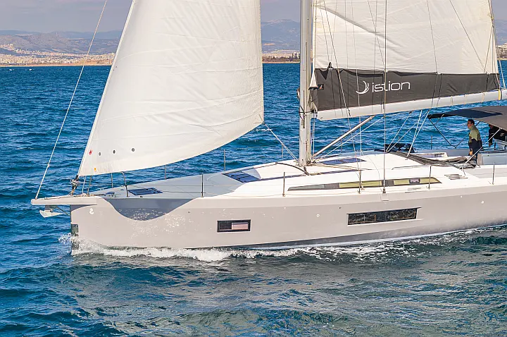 Oceanis 51.1 (5+1 cab) A/C & GEN - 