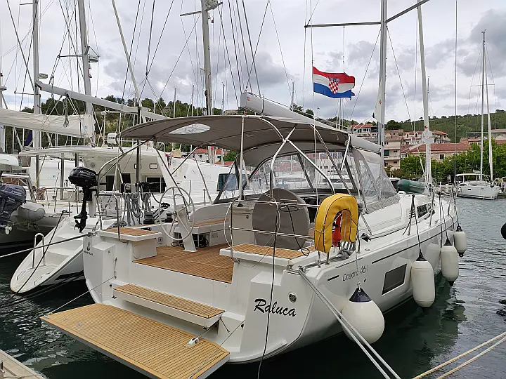 Oceanis 46.1 - External image