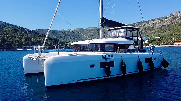 Lagoon 42 - 