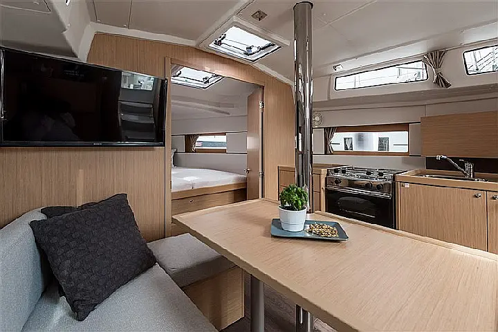 Oceanis 38.1 - 