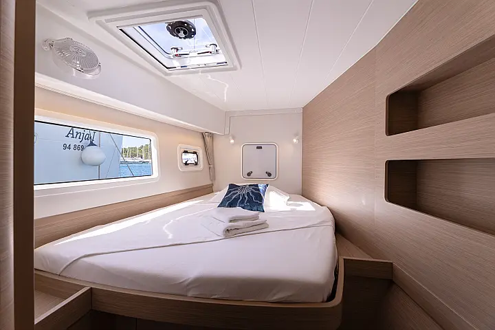 Lagoon 42 - 
