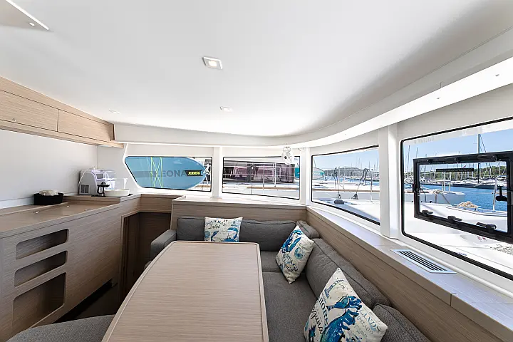 Lagoon 42 - 